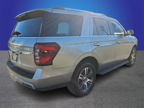 Used 2024 Ford Expedition Limited image 4