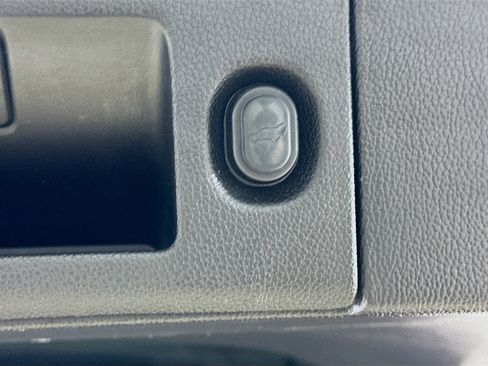 Used 2019 Cadillac Escalade Premium Luxury image 36