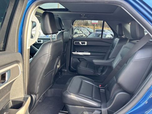 Used 2023 Ford Explorer XLT w/ Equipment Group 202A image 17