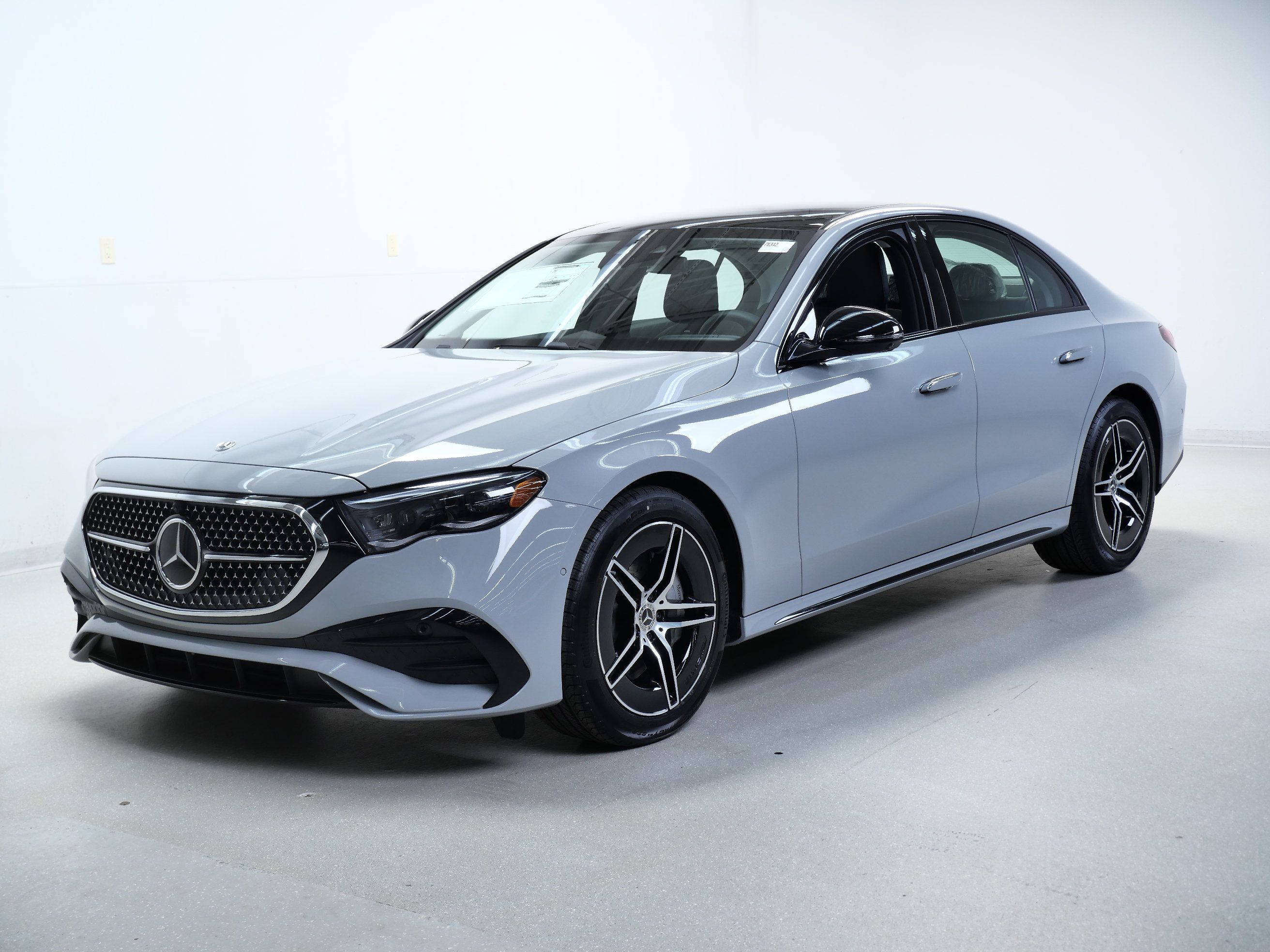 New 2026 Mercedes-Benz E 450 4MATIC Sedan image 4