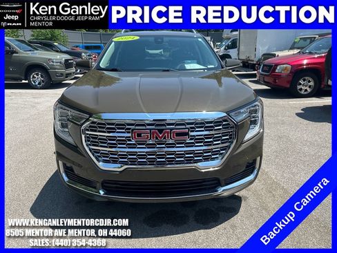 Used 2024 GMC Terrain Denali AWD/4WD image 2