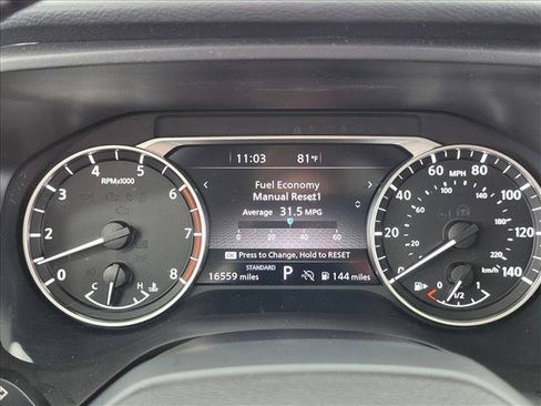 Used 2025 Nissan Rogue SV w/ SV Premium Package FWD image 10