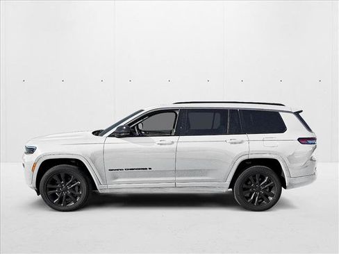 New 2026 Jeep Grand Cherokee L Summit AWD/4WD image 2