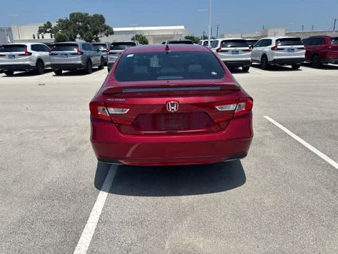 Used 2018 Honda Accord LX image 4