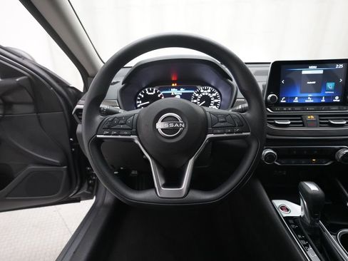 Certified 2024 Nissan Altima 2.5 SV FWD image 4