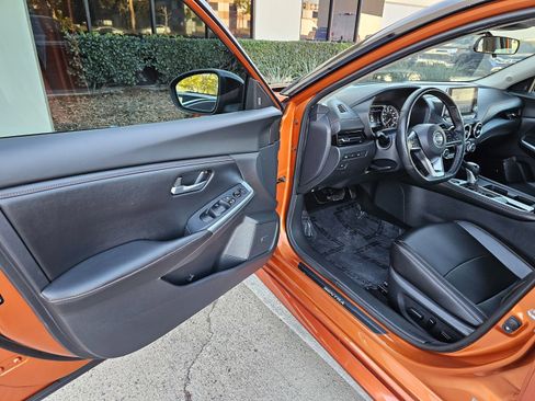 Used 2023 Nissan Sentra SR w/ SR Premium Package image 16