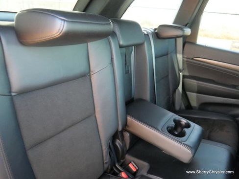 Used 2019 Jeep Grand Cherokee Altitude image 42