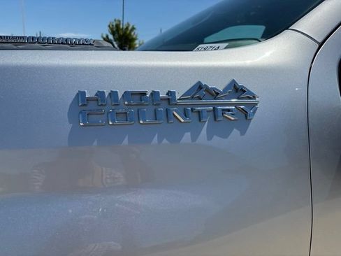 Used 2022 Chevrolet Silverado 2500 High Country w/ Z71 Off-Road Package AWD/4WD image 12