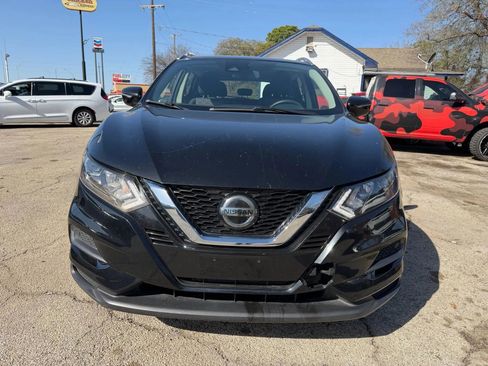 Used 2020 Nissan Rogue Sport SV FWD image 3