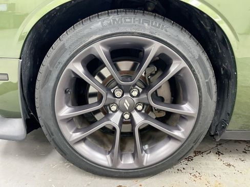 Used 2019 Dodge Challenger R/T RWD image 27