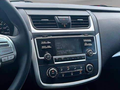 Used 2017 Nissan Altima 2.5 S w/ Power Driver Seat Package FWD image 11