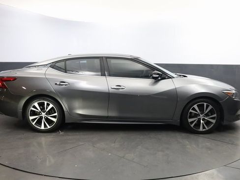 Used 2016 Nissan Maxima Platinum image 3