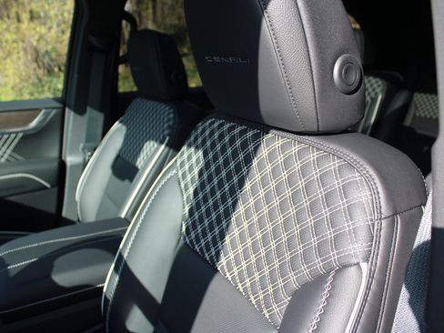 New 2026 GMC Acadia Denali w/ Super Cruise Package image 15