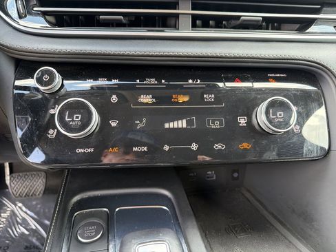 Used 2023 INFINITI QX60 Luxe w/ Performance Audio Package FWD image 8