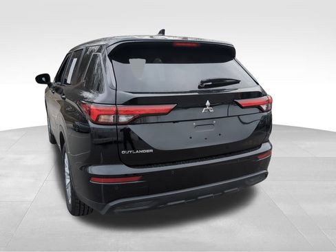 Used 2024 Mitsubishi Outlander ES image 5