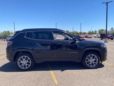 Certified 2022 Jeep Compass Latitude AWD/4WD image 6