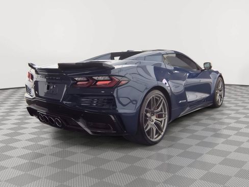 Used 2025 Chevrolet Corvette Z06 RWD image 2