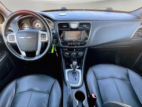 Used 2011 Chrysler 200 Limited image 7