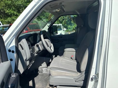 Used 2021 Nissan NV 2500 SV RWD image 17