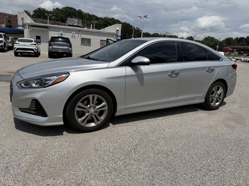Used 2018 Hyundai Sonata Limited w/ Cargo Package FWD image 3