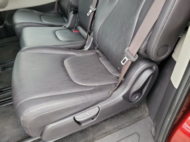 Used 2024 Kia Carnival LX FWD image 14