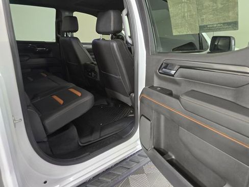 Used 2025 GMC Sierra 1500 AT4 w/ AT4 Premium Package AWD/4WD image 13