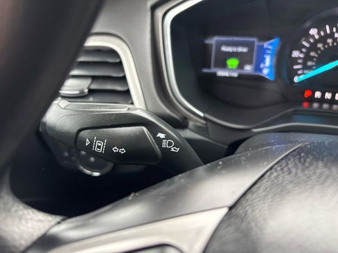 Used 2020 Ford Fusion SE image 16