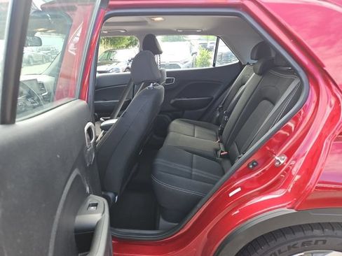 Used 2024 Hyundai Venue SEL FWD image 9