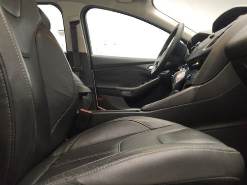 Used 2016 Ford Focus SE w/ Equipment Group 201A FWD image 21