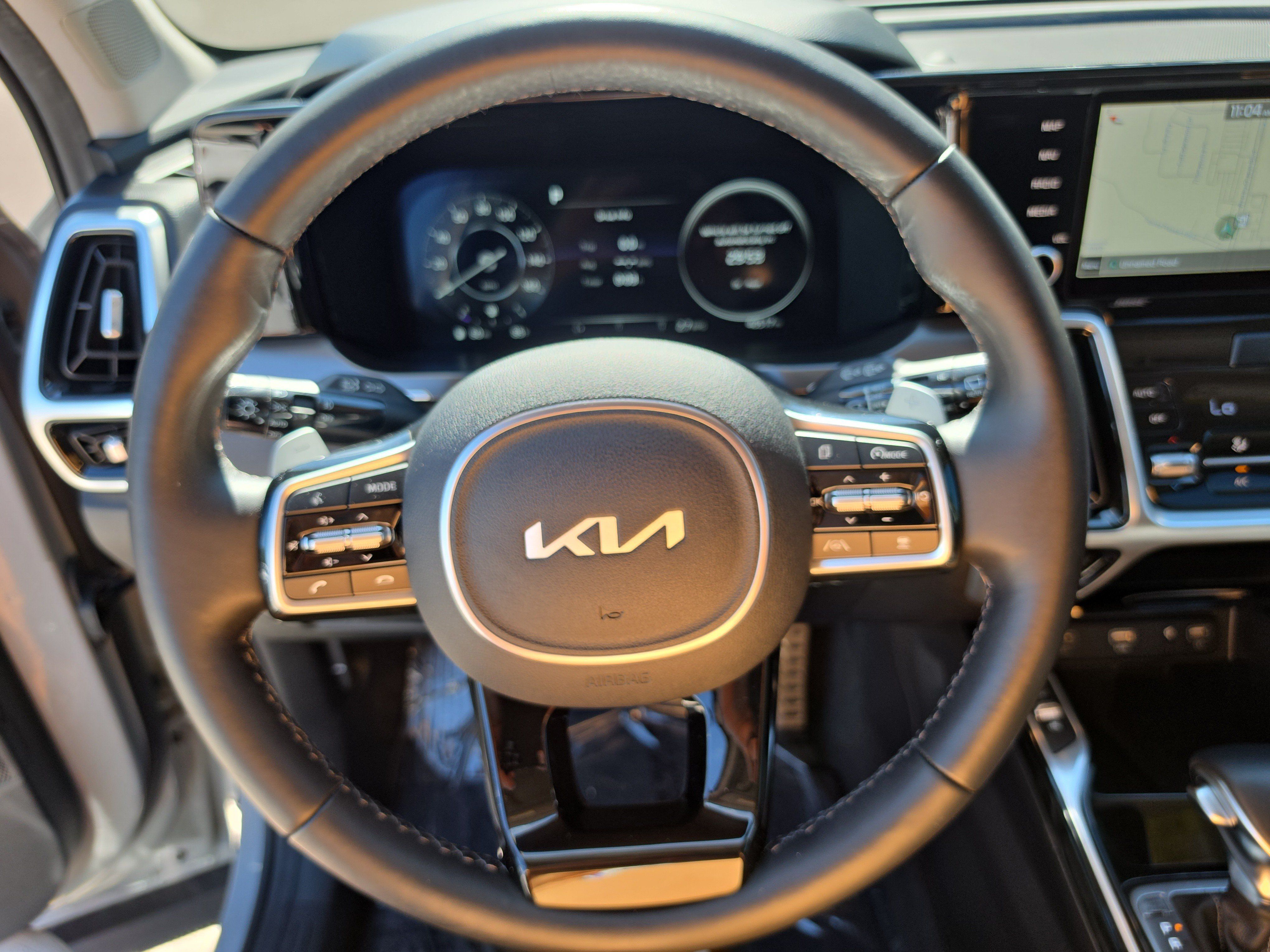 Certified 2022 Kia Sorento SX FWD image 31