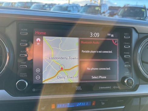 Used 2022 Toyota Tacoma Limited image 26