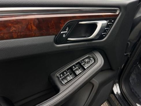 Used 2023 Porsche Macan S AWD/4WD image 11