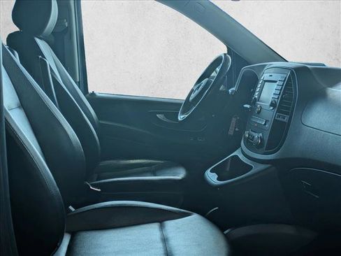Used 2016 Mercedes-Benz Metris Passenger image 22