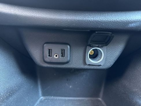 Used 2019 Chevrolet Traverse LT image 21