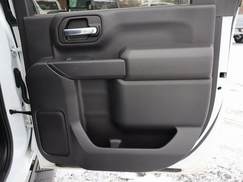 Used 2020 Chevrolet Silverado 2500 Custom w/ Custom Value Package image 11