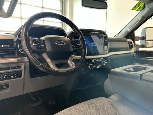 Used 2022 Ford F150 XLT w/ Equipment Group 302A High AWD/4WD image 10
