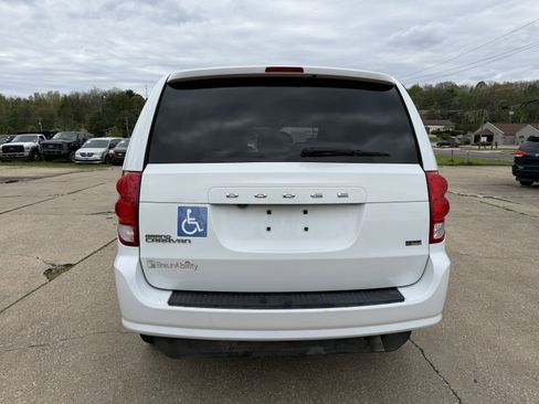 Used 2017 Dodge Grand Caravan SE w/ Power Window Group FWD image 9