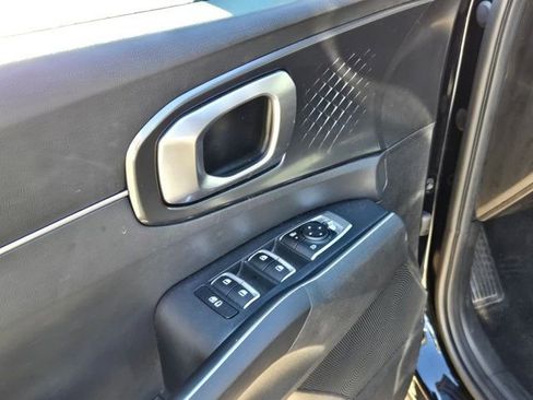 Used 2024 Kia Sorento S image 14