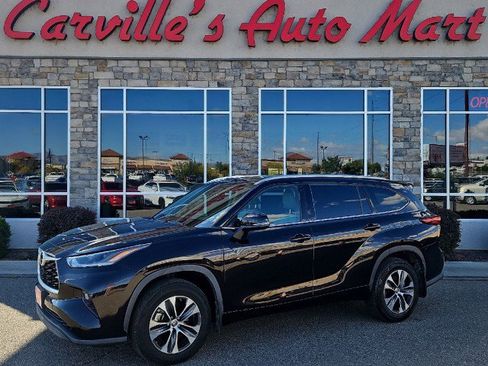 Used 2021 Toyota Highlander XLE image 1