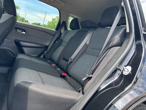 Used 2023 Nissan Rogue SV AWD/4WD image 15