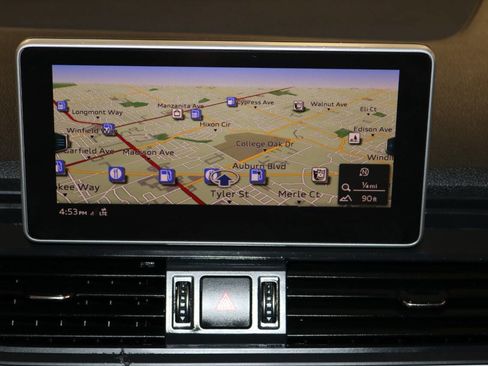 Used 2018 Audi Q5 2.0T Premium image 32