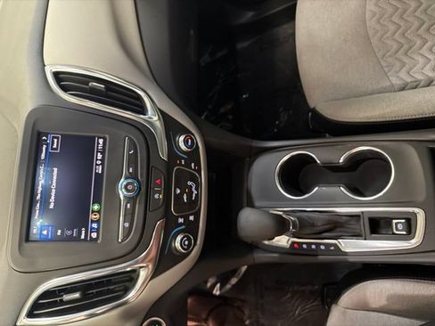 Used 2024 Chevrolet Equinox LS FWD image 18