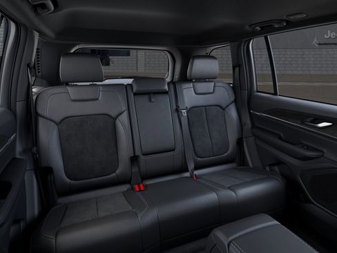 New 2026 Jeep Grand Cherokee Altitude AWD/4WD image 24