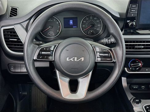 Used 2023 Kia Seltos LX image 17