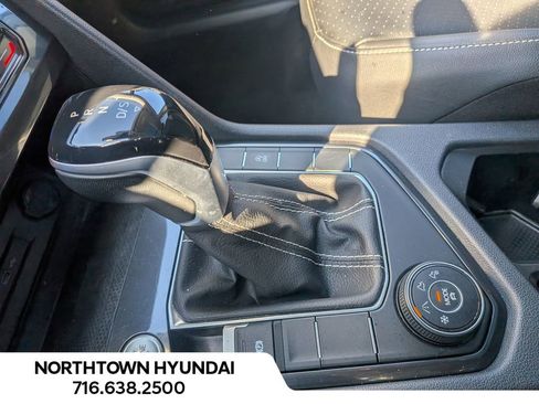 Used 2022 Volkswagen Tiguan SE image 14