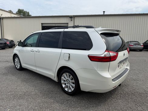 Used 2016 Toyota Sienna Limited Premium AWD/4WD image 4