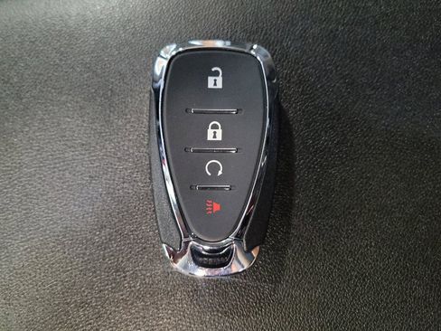Used 2018 Chevrolet Equinox LT FWD image 32