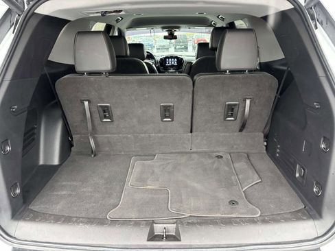 Used 2021 Chevrolet Traverse RS image 11