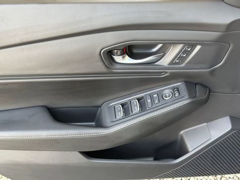 Used 2025 Honda Accord Sport image 3