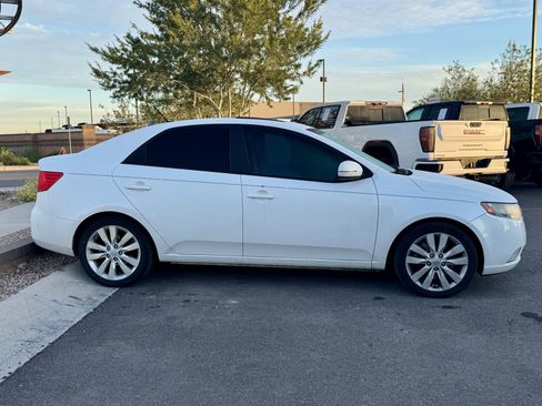 Used 2012 Kia Forte SX image 2